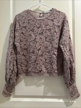 Zara GORGEOUS SEXY Lace peekaboo LongSleeve Blouse scallop hem size M beige